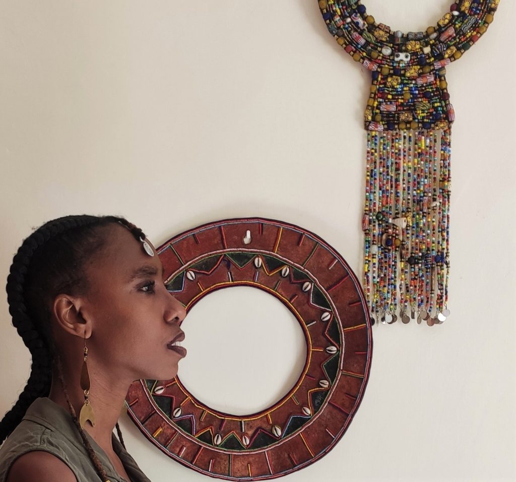 Bio HEADSTRONG HISTORIAN